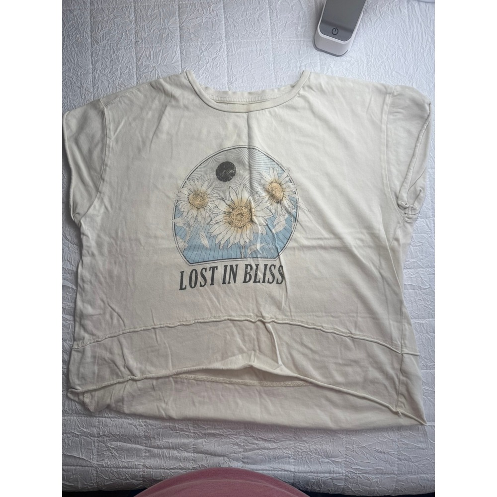 Cleo + Wolf Women Cream Lost In Bliss Sunflower Graphic Tee Asymmetrical Hem S